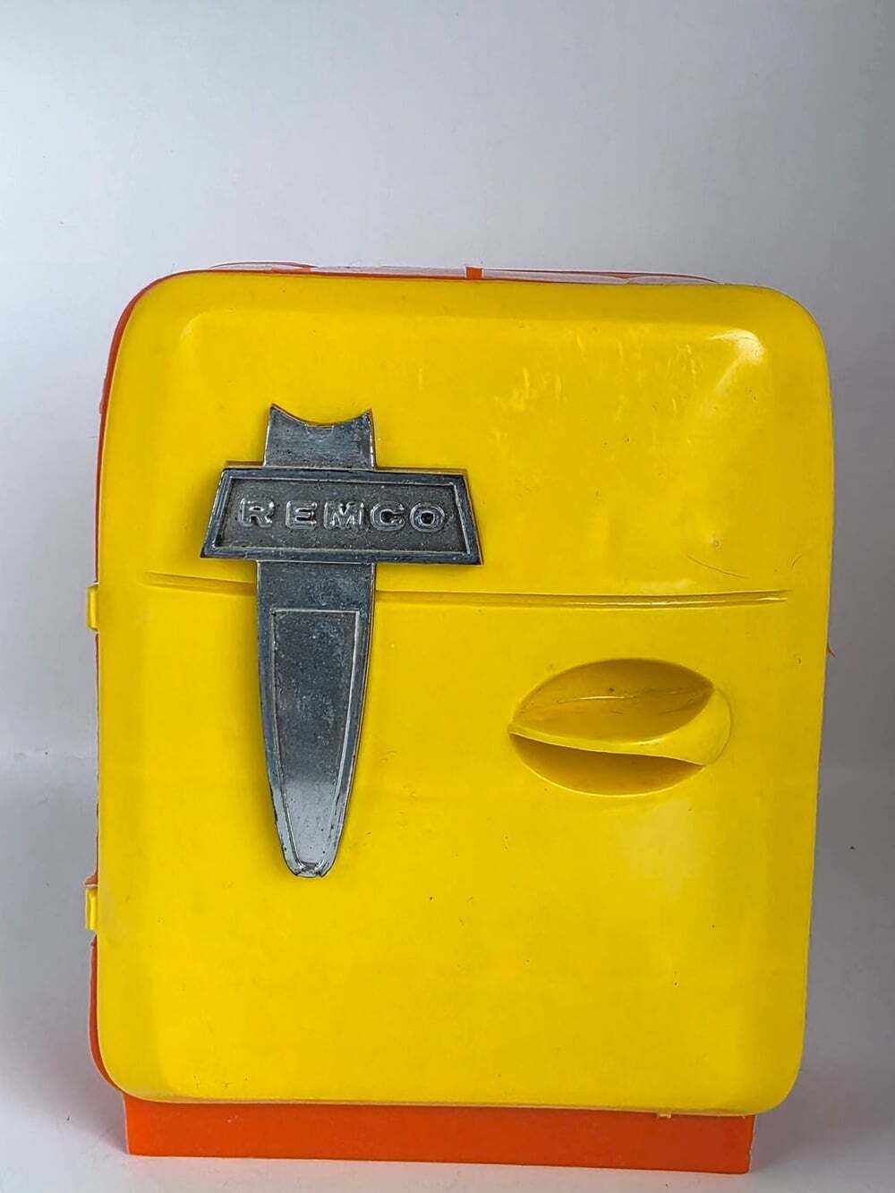 REMCO Vintage Miniature Refrigerator Heidi and Jan Set (dolls not included)